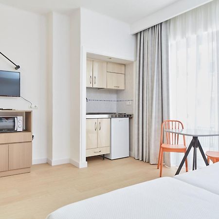 Excelsior Estudios & Apartamentos Сан-Антонио-Абад Экстерьер фото