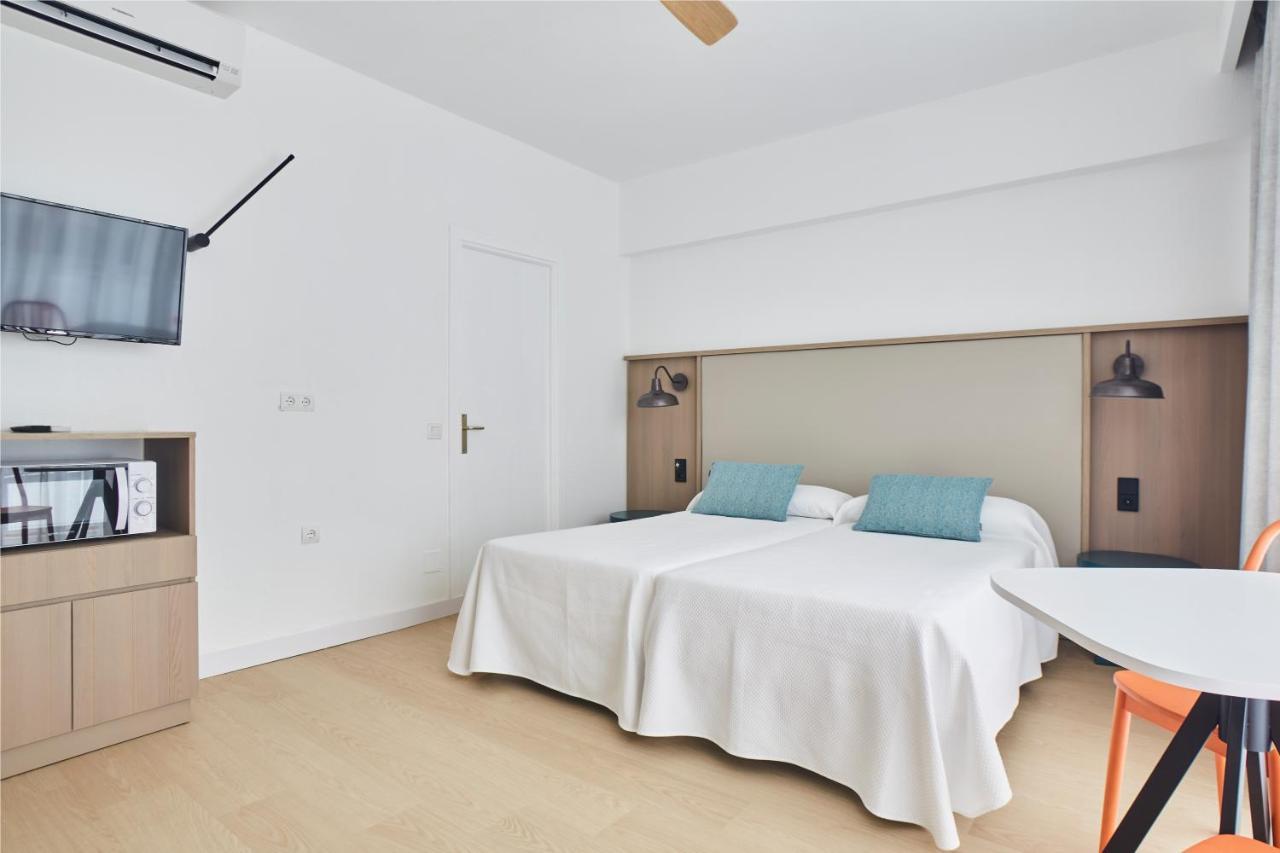 Excelsior Estudios & Apartamentos Сан-Антонио-Абад Экстерьер фото