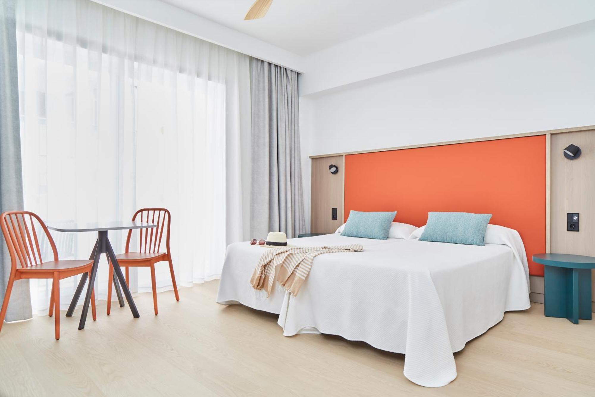 Excelsior Estudios & Apartamentos Сан-Антонио-Абад Экстерьер фото
